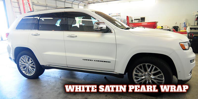 Vinyl truck wrap on Jeep Grand Cherokee